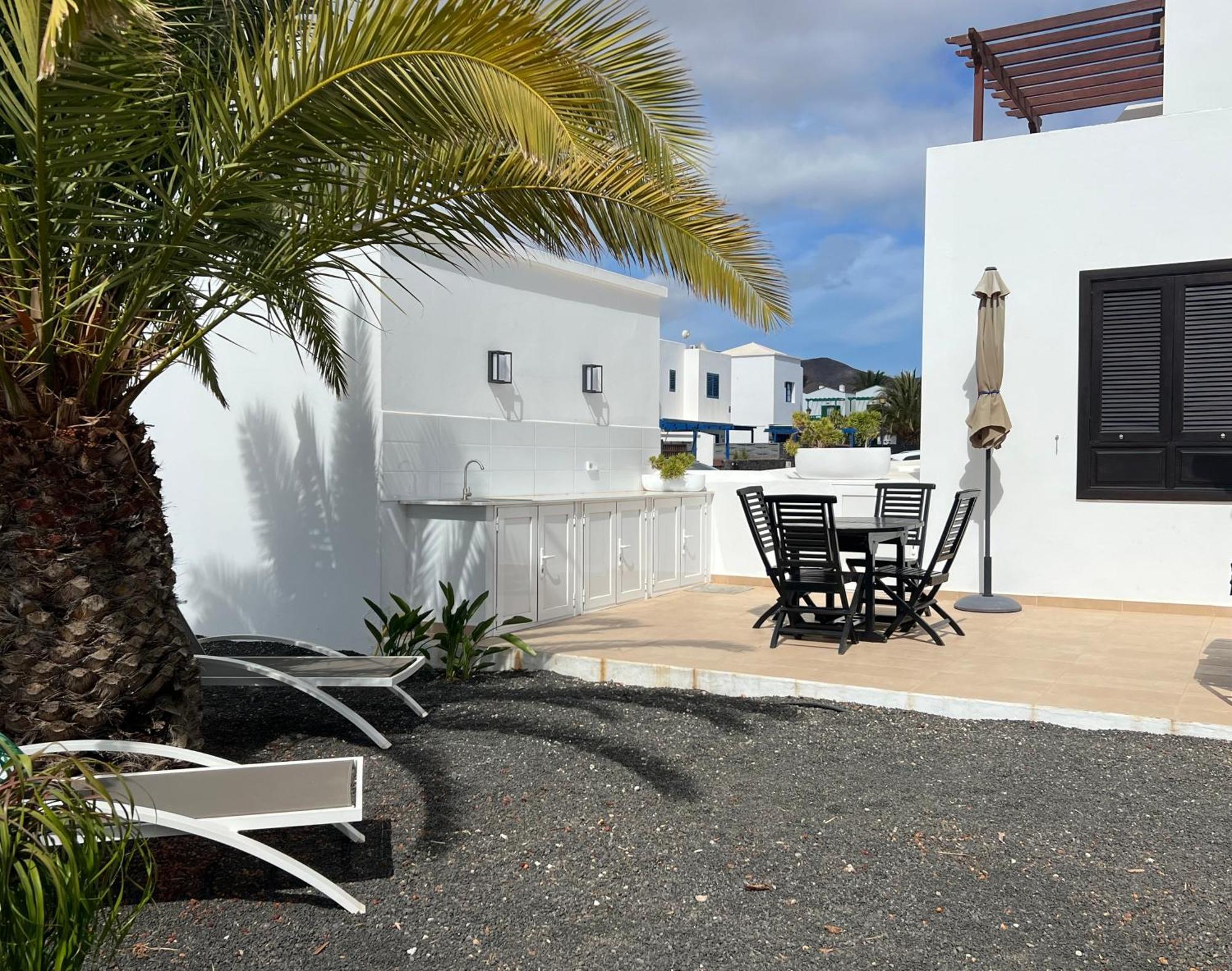 Lovely Casa Felicidad, Swimming Pool, Wifi X Private Garden Playa Blanca  Exterior photo