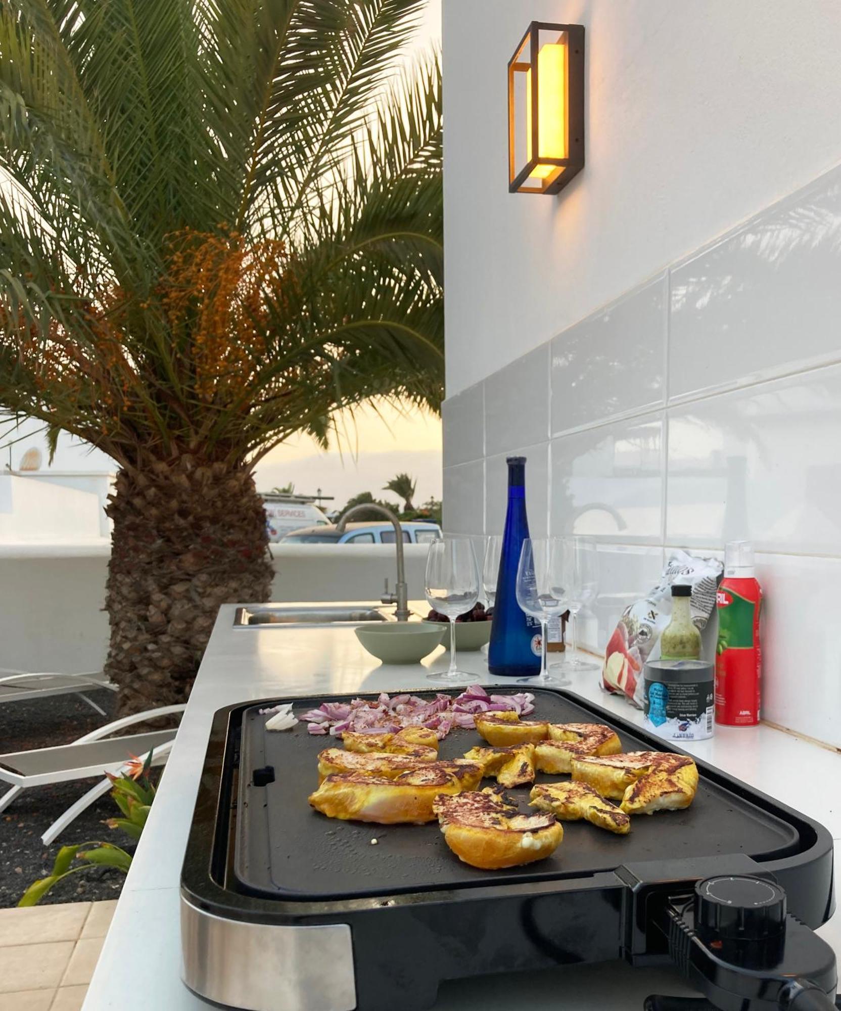 Lovely Casa Felicidad, Swimming Pool, Wifi X Private Garden Playa Blanca  Exterior photo